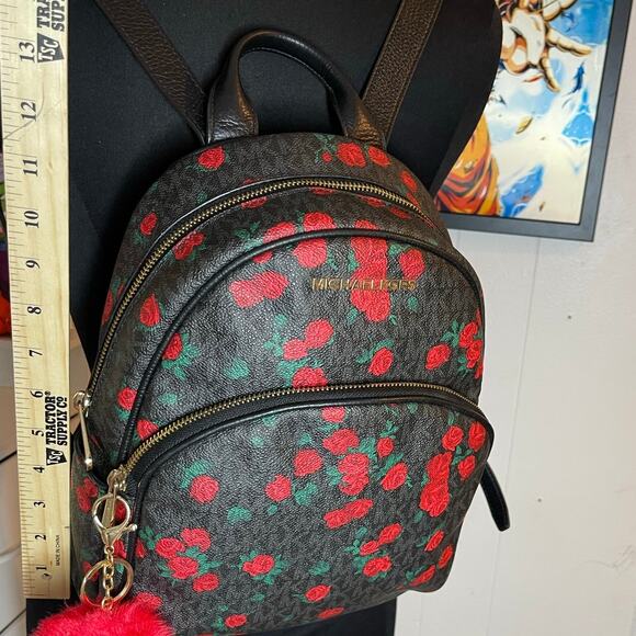 °｡⋆♡ Michael Kors Backpack & Passport Holder Set (HB-2) - Picture 13 of 14